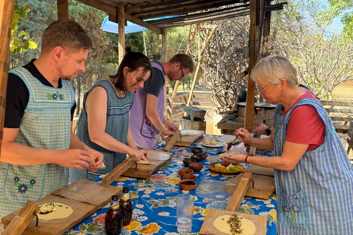 Oaxaca cooking: mole & tortilla class, market tour & mezcalitas