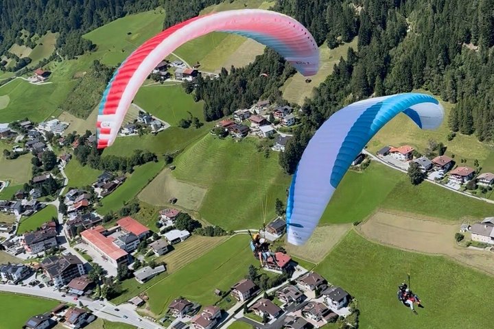 Paragliding Tandem with World Champion, Stubaital