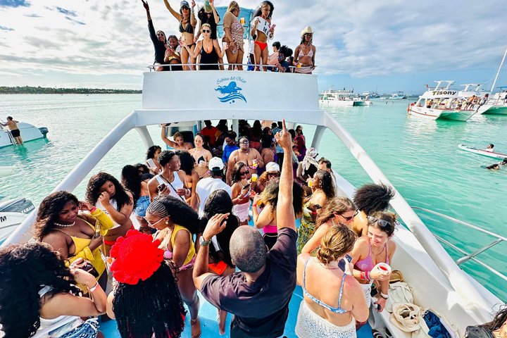 #1 Punta Cana Hip Hop Adults Only Party Boat with Open Bar & DJ