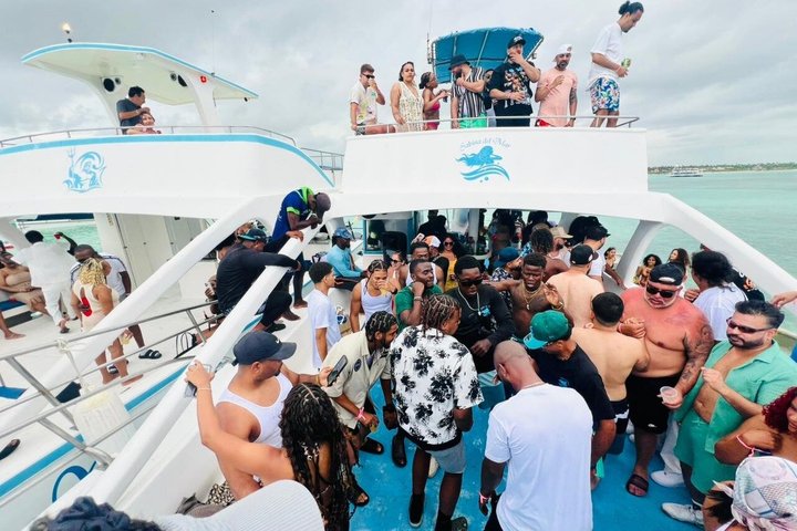 #1 Punta Cana Hip Hop Adults Only Party Boat with Open Bar & DJ