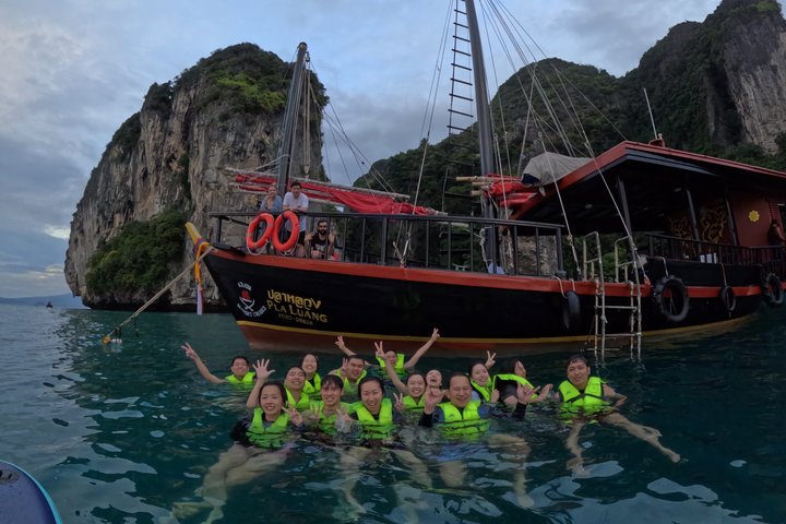 Krabi 4 Island Sunset Snorkeling Cruise + Bioluminescent Swim