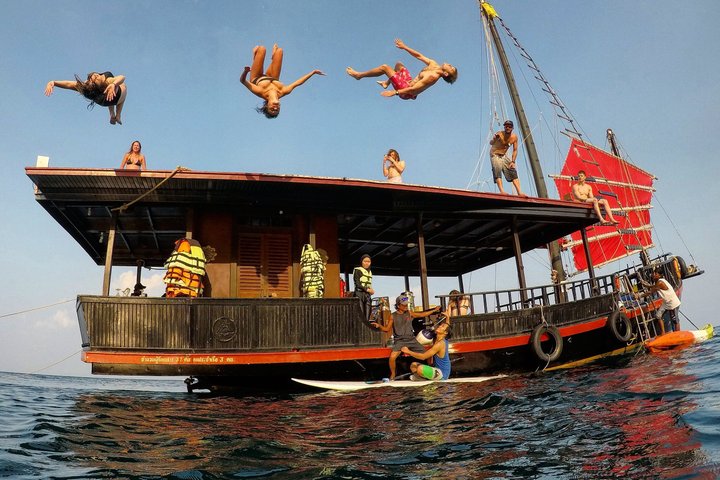 Krabi 4 Island Sunset Snorkeling Cruise + Bioluminescent Swim