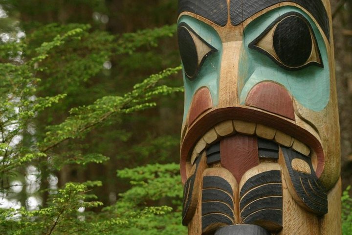 Sitka Up Close: Bears, Eagles & Totem Forest Walk (Small Group)