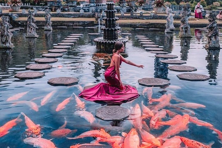 East Bali Tour: Gate of Heaven, Water Palace, Sleeping Gajah