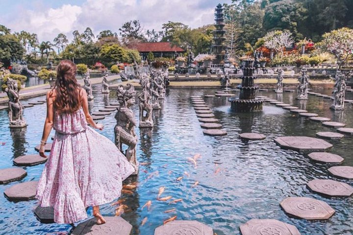 East Bali Tour: Gate of Heaven, Water Palace, Sleeping Gajah