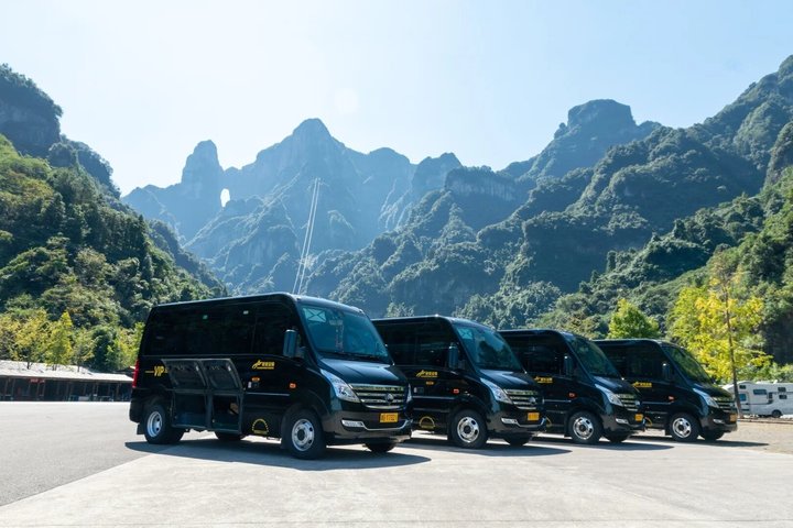 Zhangjiajie 2-Day Private Tour: Avatar Mountains & Glass Bridge