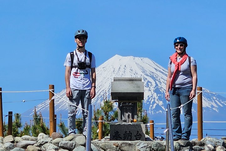 Mt. Fuji Private Guided E-Bike Tour : Fuji City
