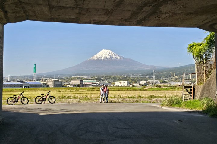 Mt. Fuji Private Guided E-Bike Tour : Fuji City