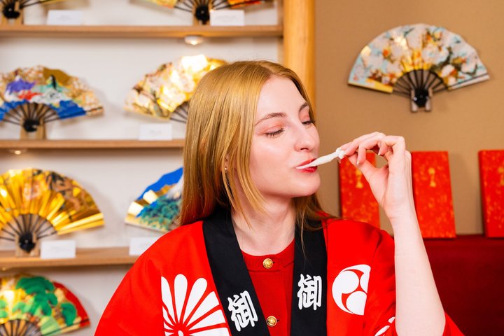Tokyo Traditional Mochi Pounding Experience with Tasting