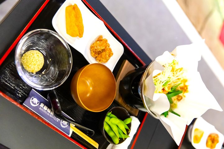 Kyoto Sumo Entertainment Show with Chicken Hot Pot and Geisha