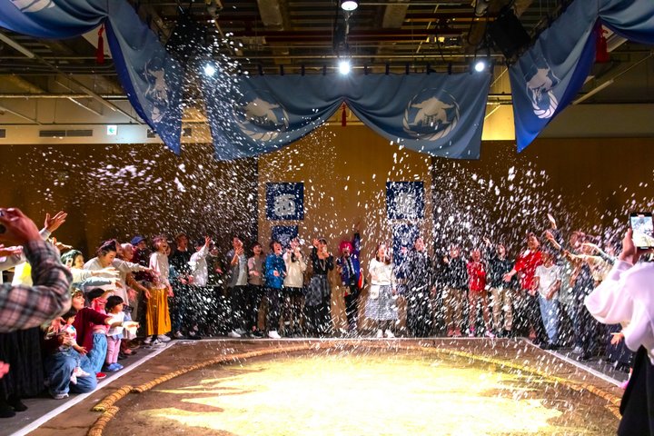 Kyoto Sumo Entertainment Show with Chicken Hot Pot and Geisha