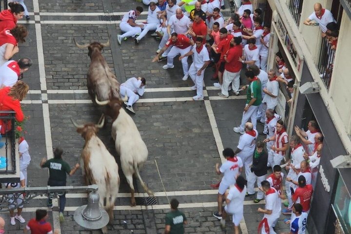 VIP San Fermin : Balcony in Estafeta, Churros y Gigantes
