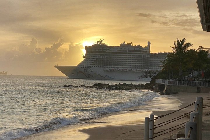 St Thomas Luxury 6 Hour Private Sightseeing Cruise Port or Hotel