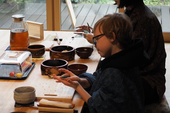 Vegan Sushi Class in Tokyo–6 Kinds, Cultural Story & Full Meal