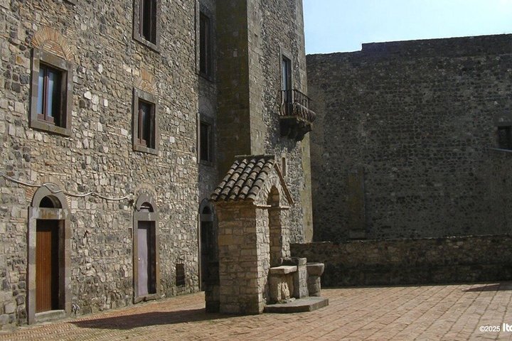 Melfi private tour: Walking among castles, gates & views