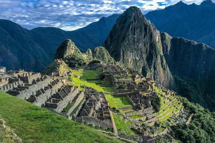 2-Day Tour from Cusco Sacred Valley and Machu Picchu by Train