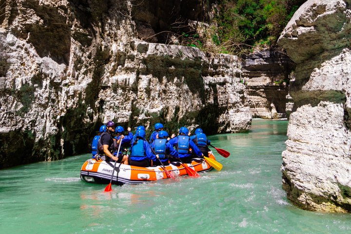 Osumi Canyon Adventure - Rafting & Tubing