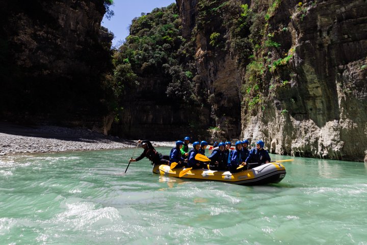 Osumi Canyon Adventure - Rafting & Tubing