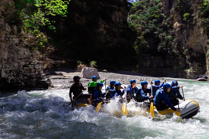 Osumi Canyon Adventure - Rafting & Tubing