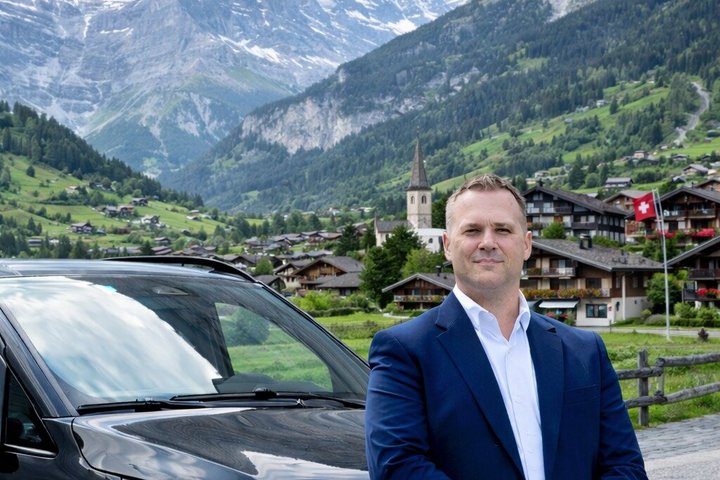 Private Day Trip from Grindelwald to Lucerne and Hidden Lakes