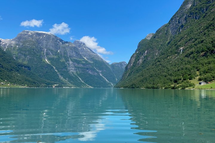Olden: Scenic glacier and Waterfall Tour with Snacks