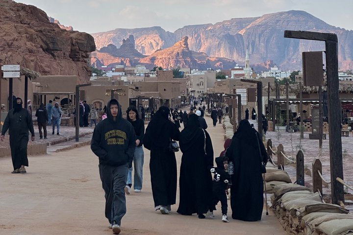 AlUla wonders: Hegra , Elephant rock , Old town , harrat
