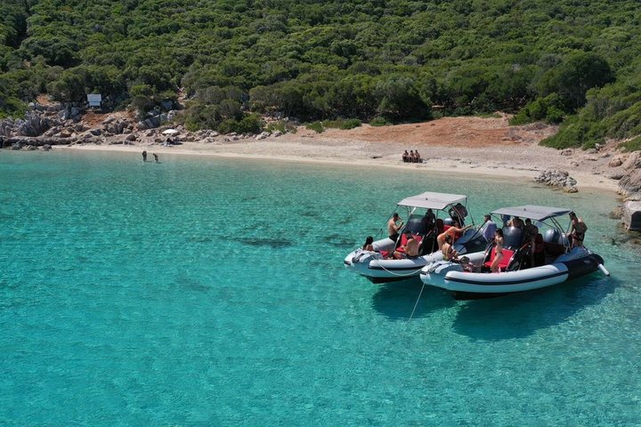Foneas Beach Uncovered - A Luxury Sea Adventure from Kalamata