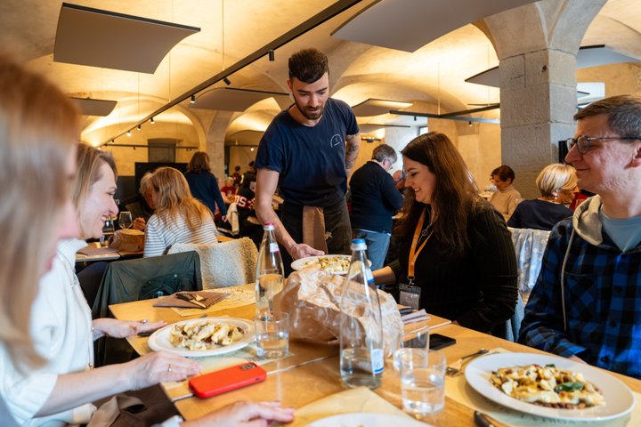 Bergamo Small-Group Full Meal Food Tour with Do Eat Better