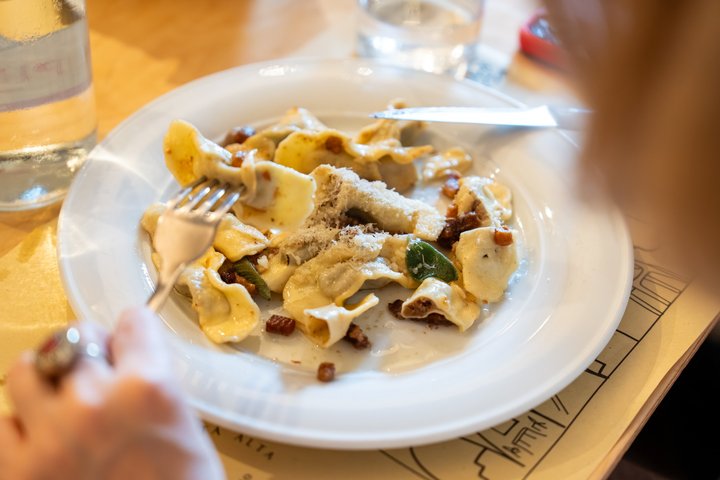 Bergamo Small-Group Full Meal Food Tour with Do Eat Better