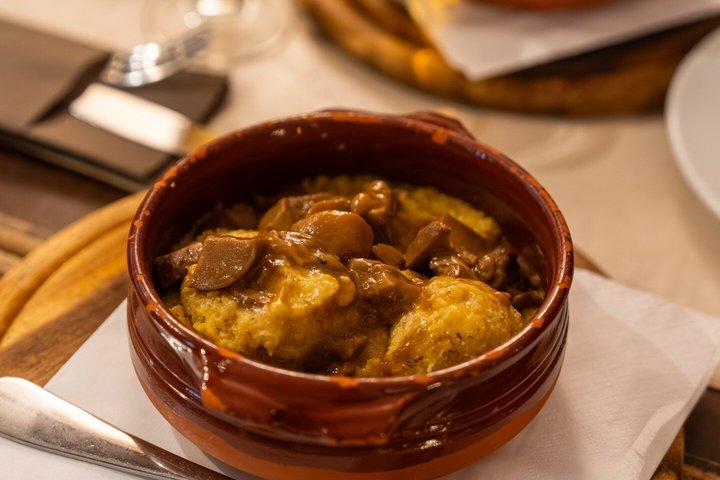 Bergamo Small-Group Full Meal Food Tour with Do Eat Better