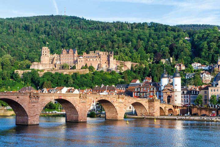 Hello Heidelberg: Private 2-Hour Intro City Walk with Local Guide