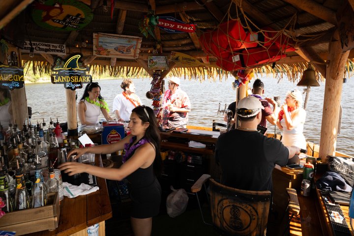 Lilo Floating Tiki Bar on the Ottawa River (Gatineau Pickup)