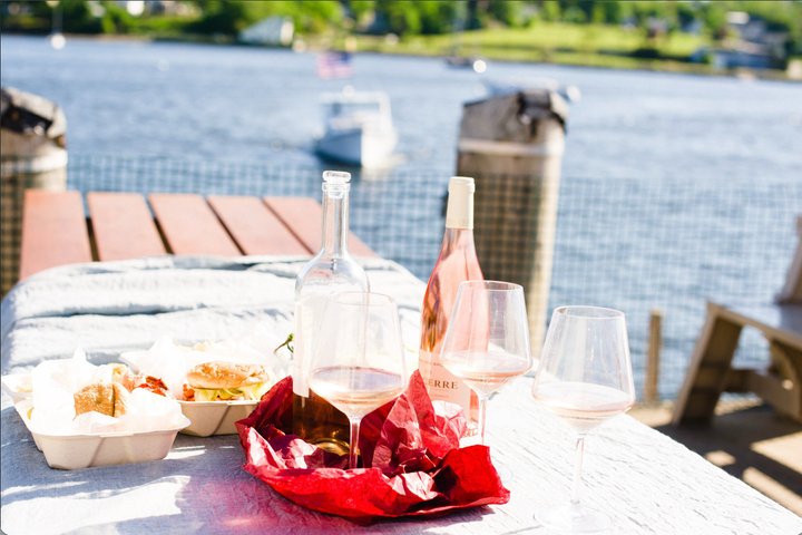 Belfast Bay Cruise with Lobster Rolls Small Group Experience