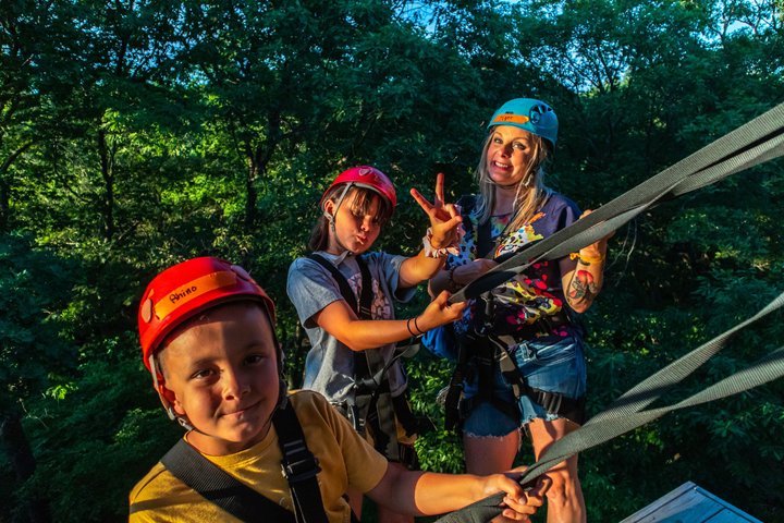 Ultimate Adventure Zipline Tour in Bonner Springs