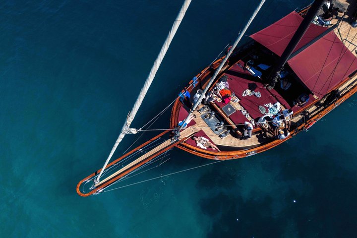 Athens cruise: Agistri, Moni/Metopi, Aegina with lunch & drinks
