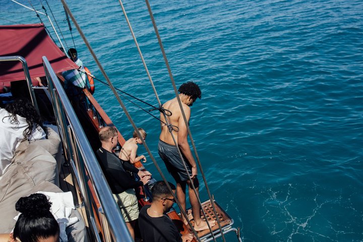 Athens cruise: Agistri, Moni/Metopi, Aegina with lunch & drinks