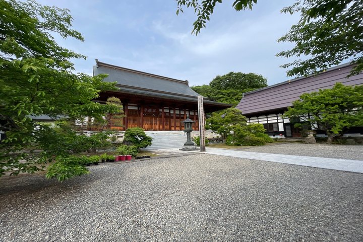 Relaxed Snow Monkeys & Shibu Onsen: Green Season Private Tour