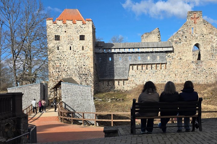 Turaida and Sigulda Day Trip with Local Guide from Riga