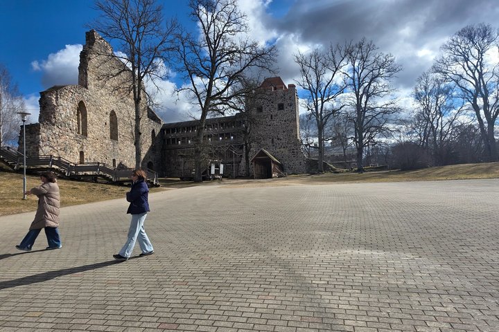 Turaida and Sigulda Day Trip with Local Guide from Riga