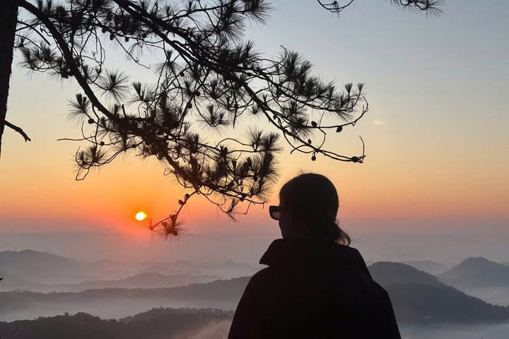 Dalat: Cloud Hunting & Sunrise Trekking to Hon Ho Mountain