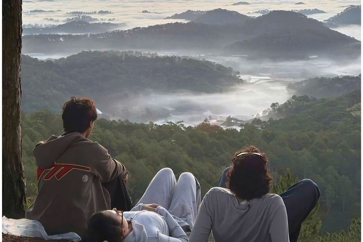 Dalat: Cloud Hunting & Sunrise Trekking to Hon Ho Mountain