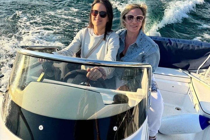 Lake Como License Free Boat Rental Departing from Varenna