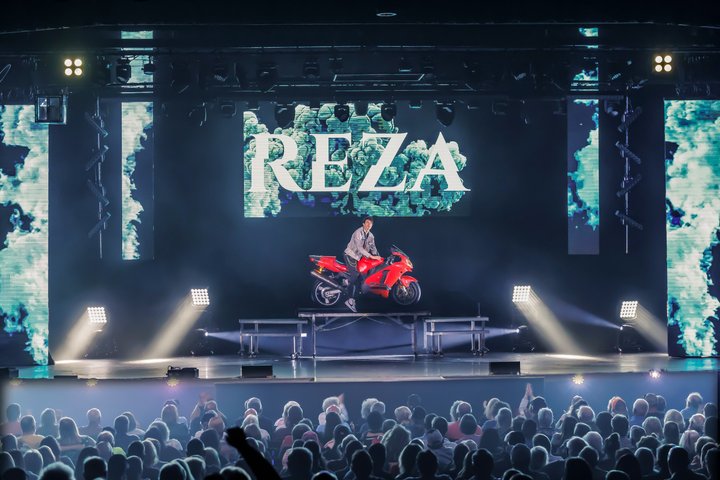 Reza Edge of Illusion Show in Branson
