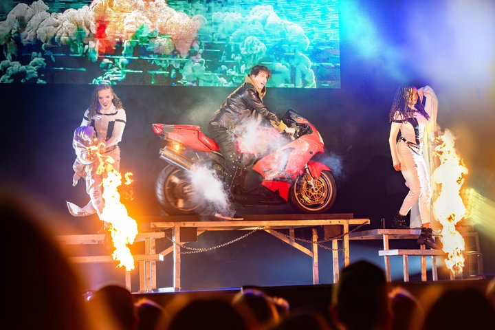 Reza Edge of Illusion Show in Branson