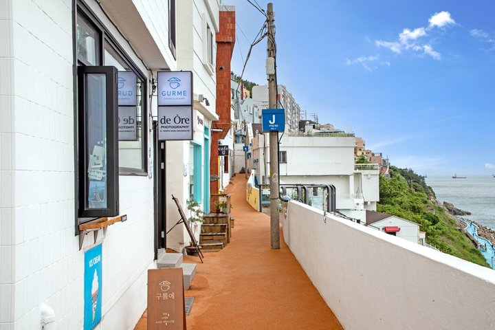 Busan Top Coastal Highlights with Gamcheon Village & Sky Capsule