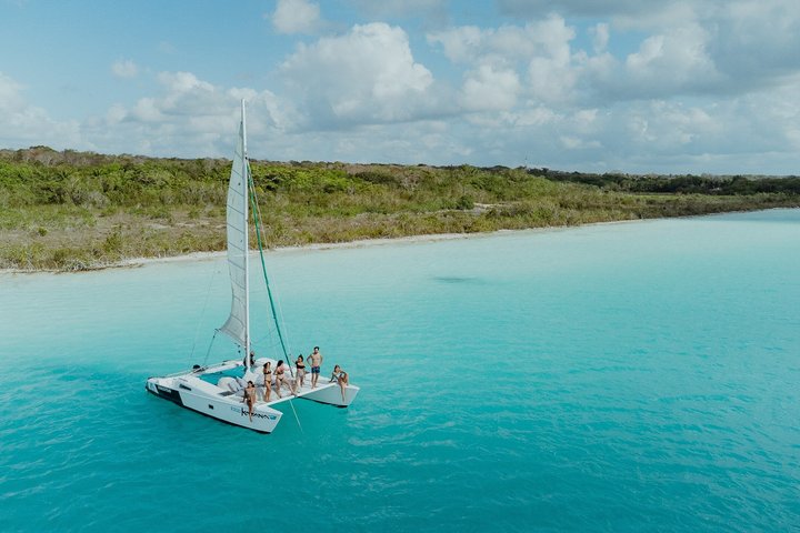 3-Hour Bacalar Sailing Catamaran Tour