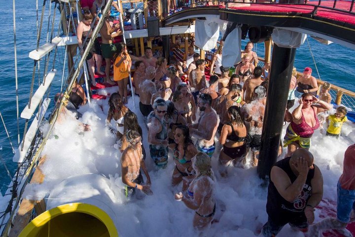 Alanya All Inclusive Pirate Boat Trip With Hotel Transfer