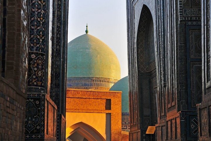 Uzbekistan 4 Days Private Tour Tashkent-Bukhara-Samarkand-Tashkent bullet train