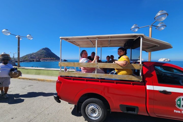 Mazatlán Shared City Tour by Red Truck History and Flavors