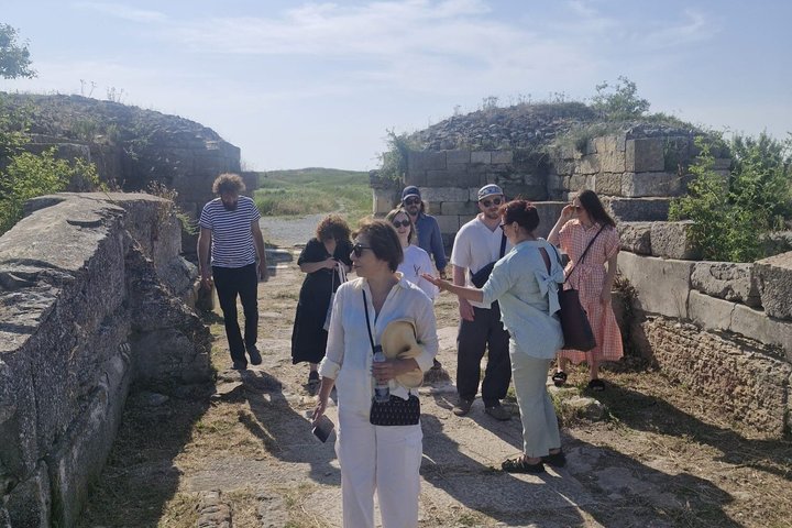 Golden Hour Guided Tour: Histria Citadel & Local Wine Tasting